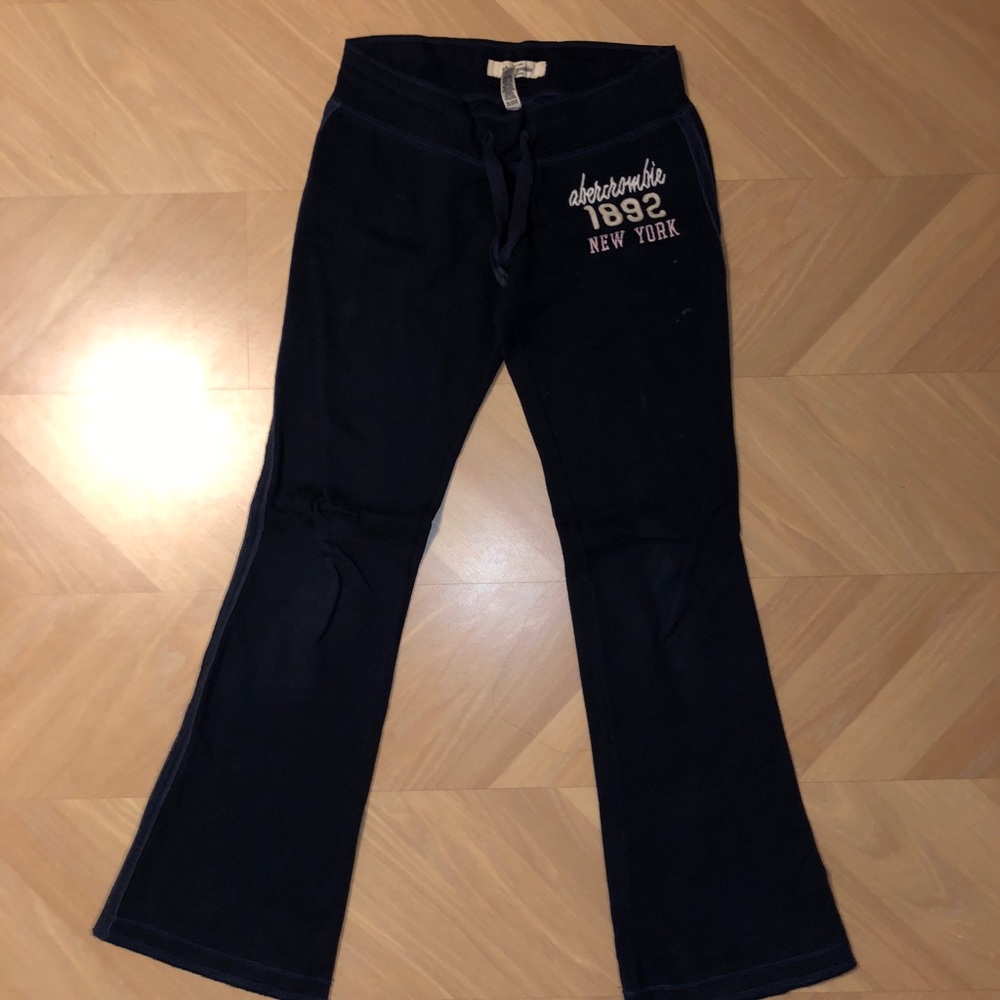 Navy Abercrombie kids L sweats